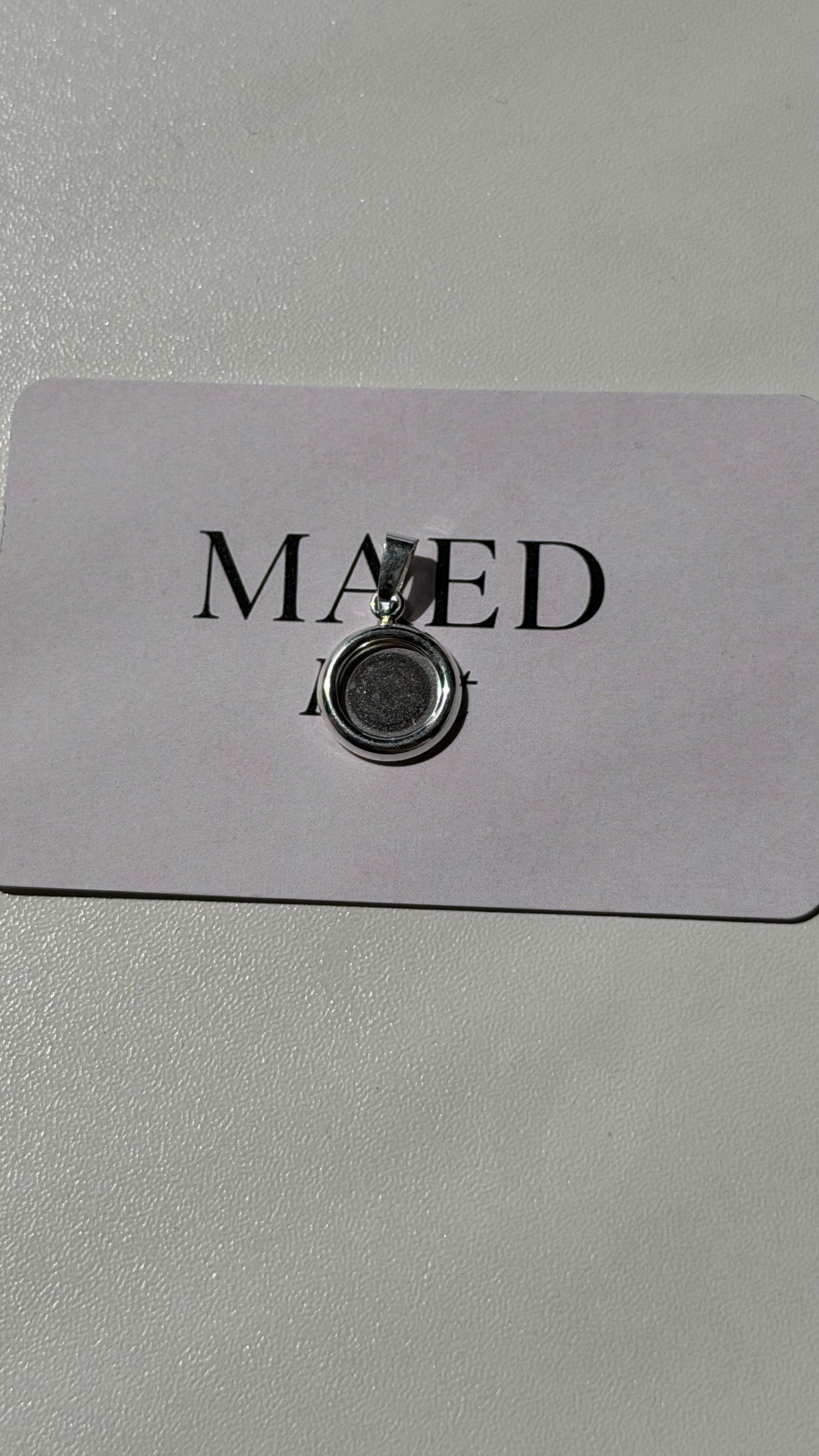 Solid round pendant necklace