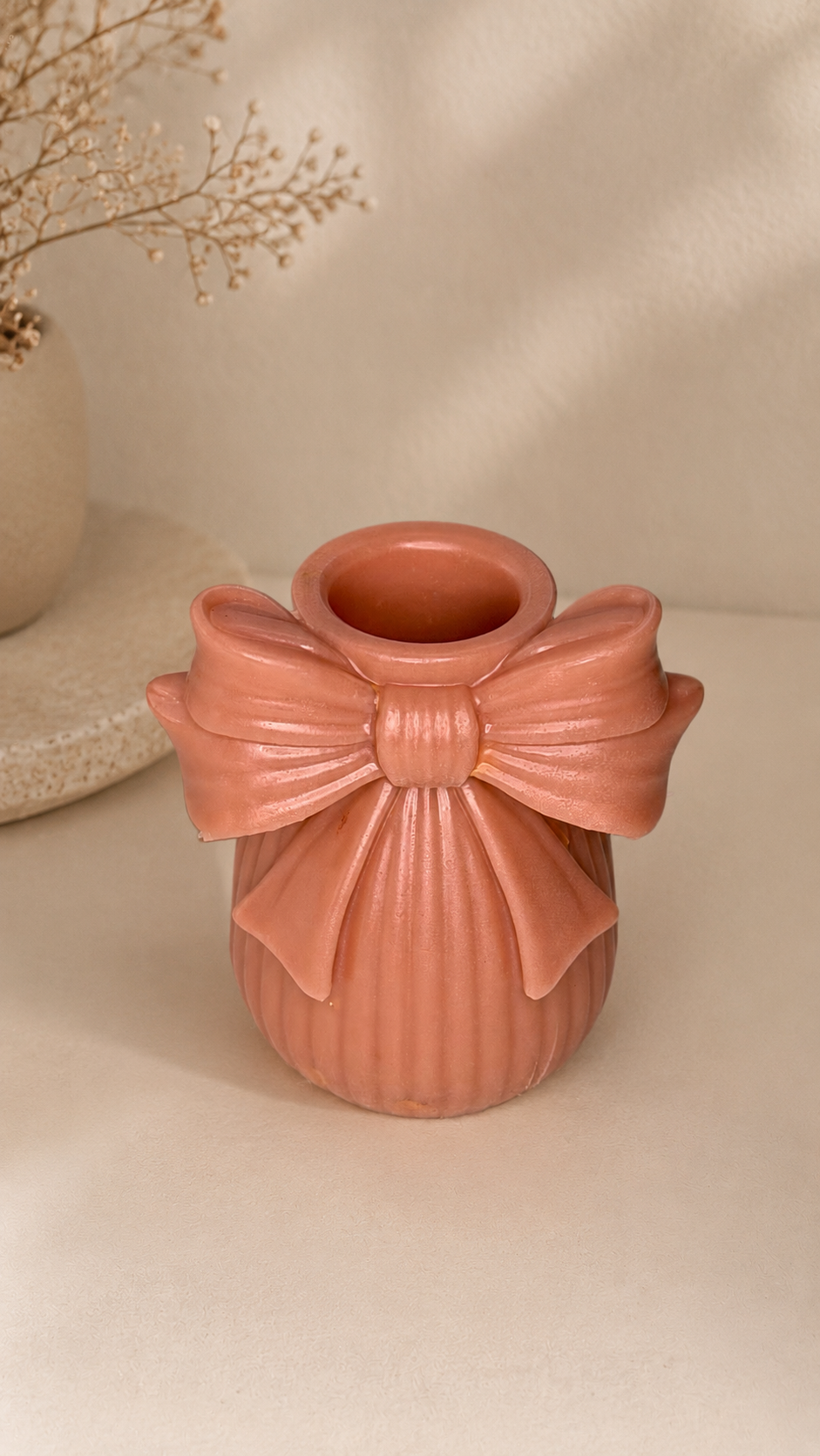 Bow vase